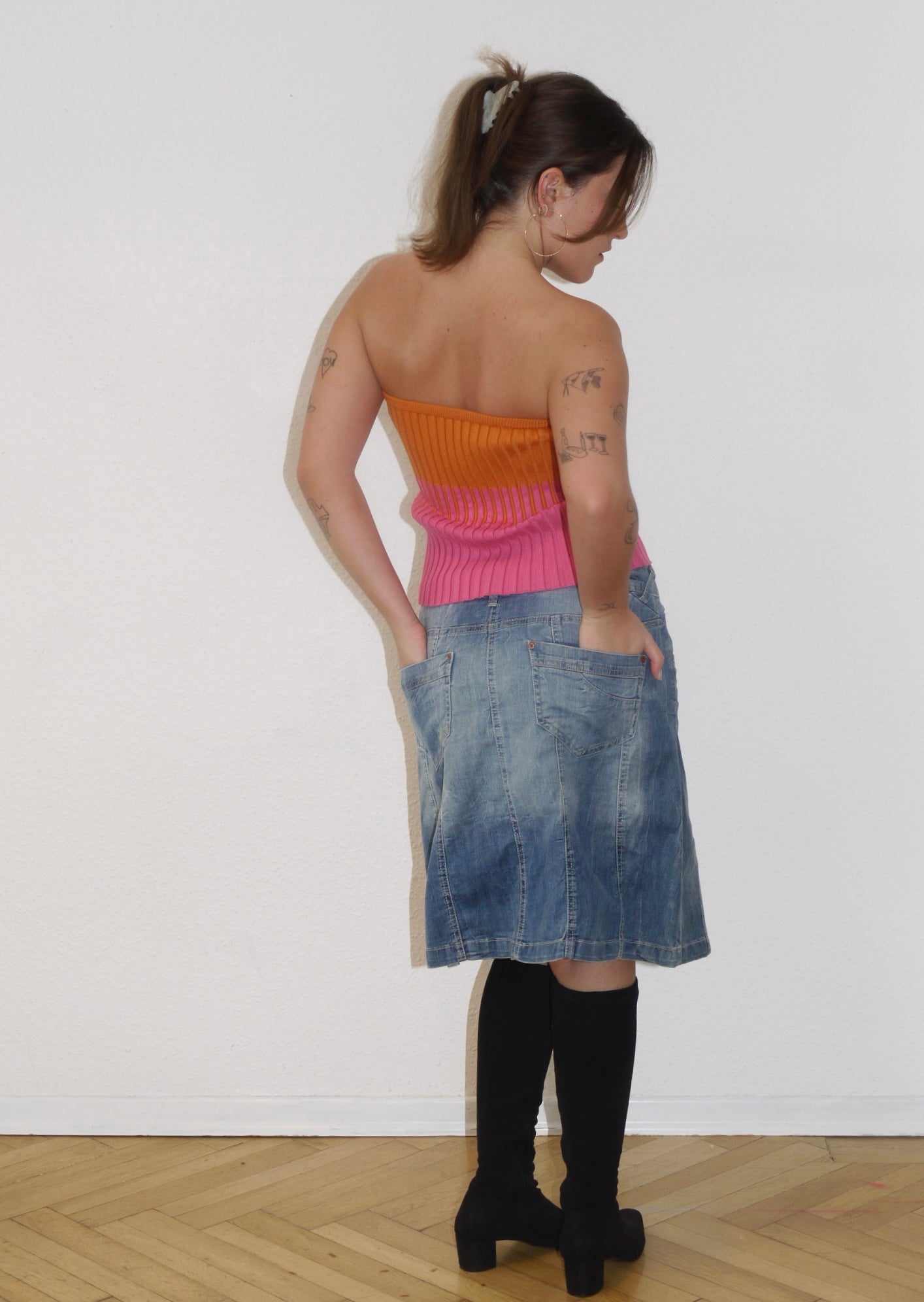 Lizzie is too hot top/skirt orange/pink